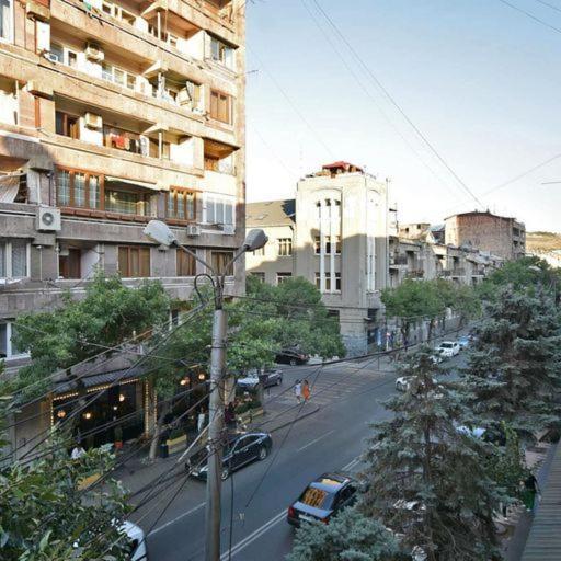 شقق فريدوم أون ساخاروف سكوير يريفان المظهر الخارجي الصورة