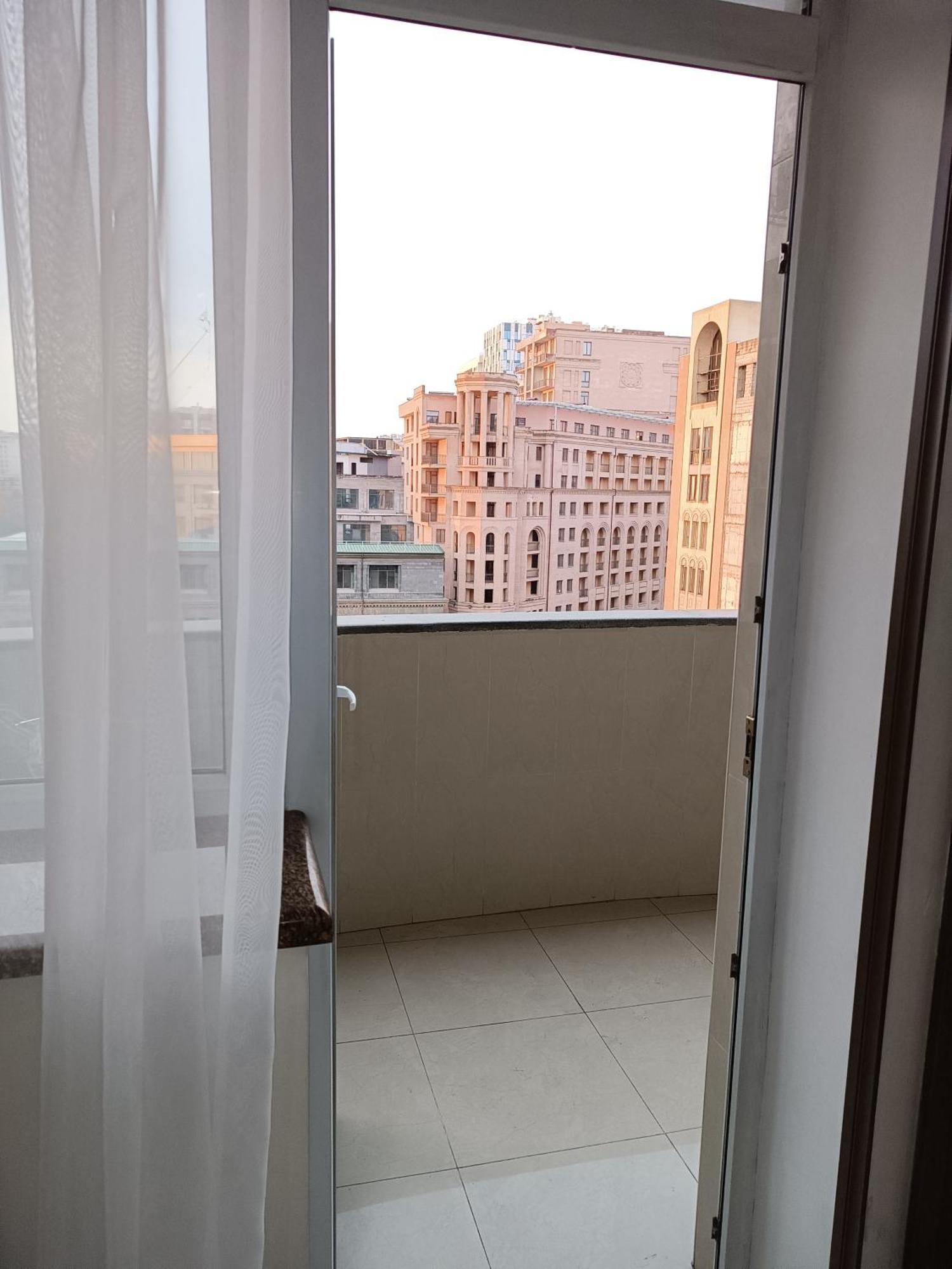 شقق فريدوم أون ساخاروف سكوير يريفان المظهر الخارجي الصورة