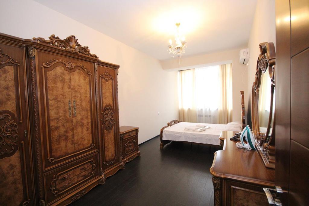 شقق فريدوم أون ساخاروف سكوير يريفان الغرفة الصورة