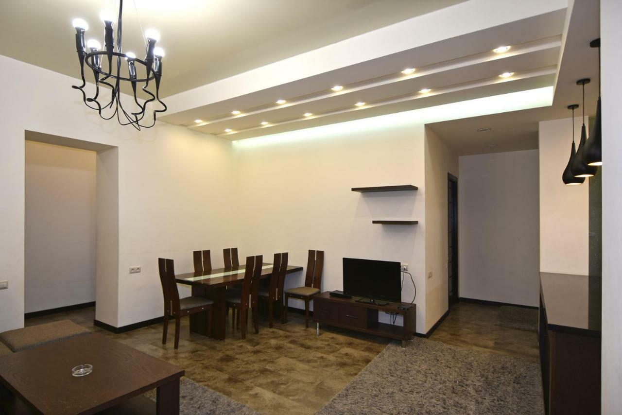 شقق فريدوم أون ساخاروف سكوير يريفان المظهر الخارجي الصورة